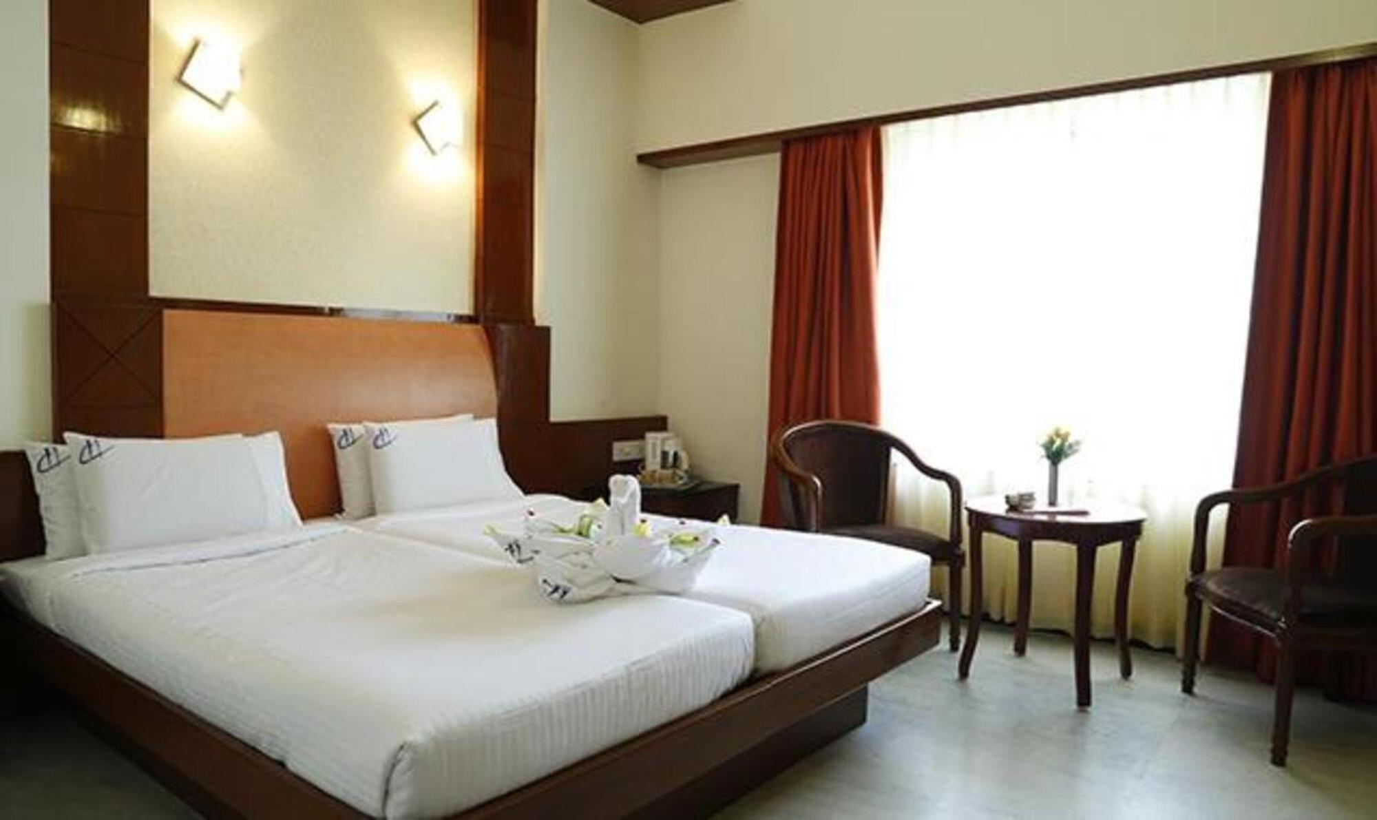 Fabhotel Prime Chennai Deluxe Bagian luar foto