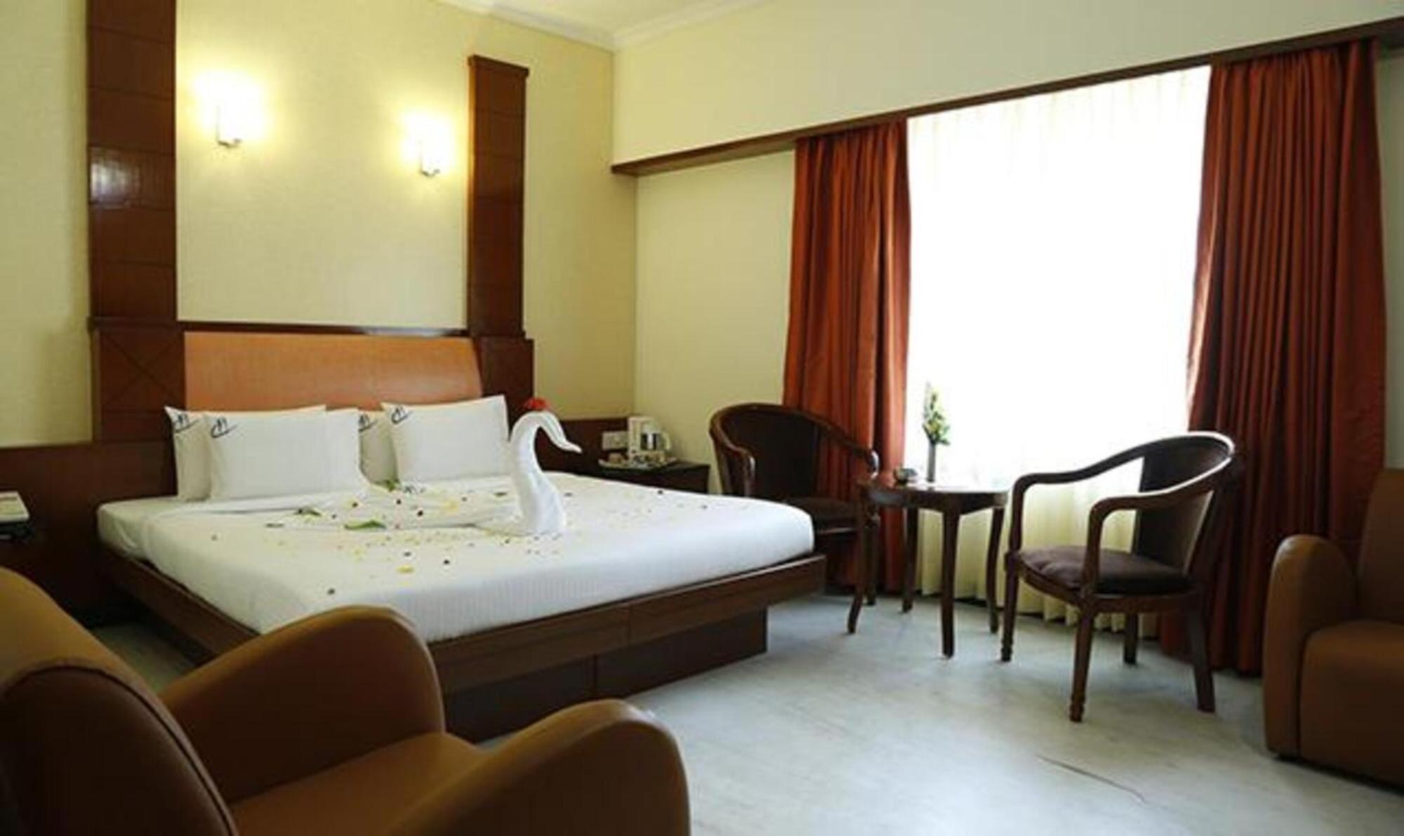Fabhotel Prime Chennai Deluxe Bagian luar foto