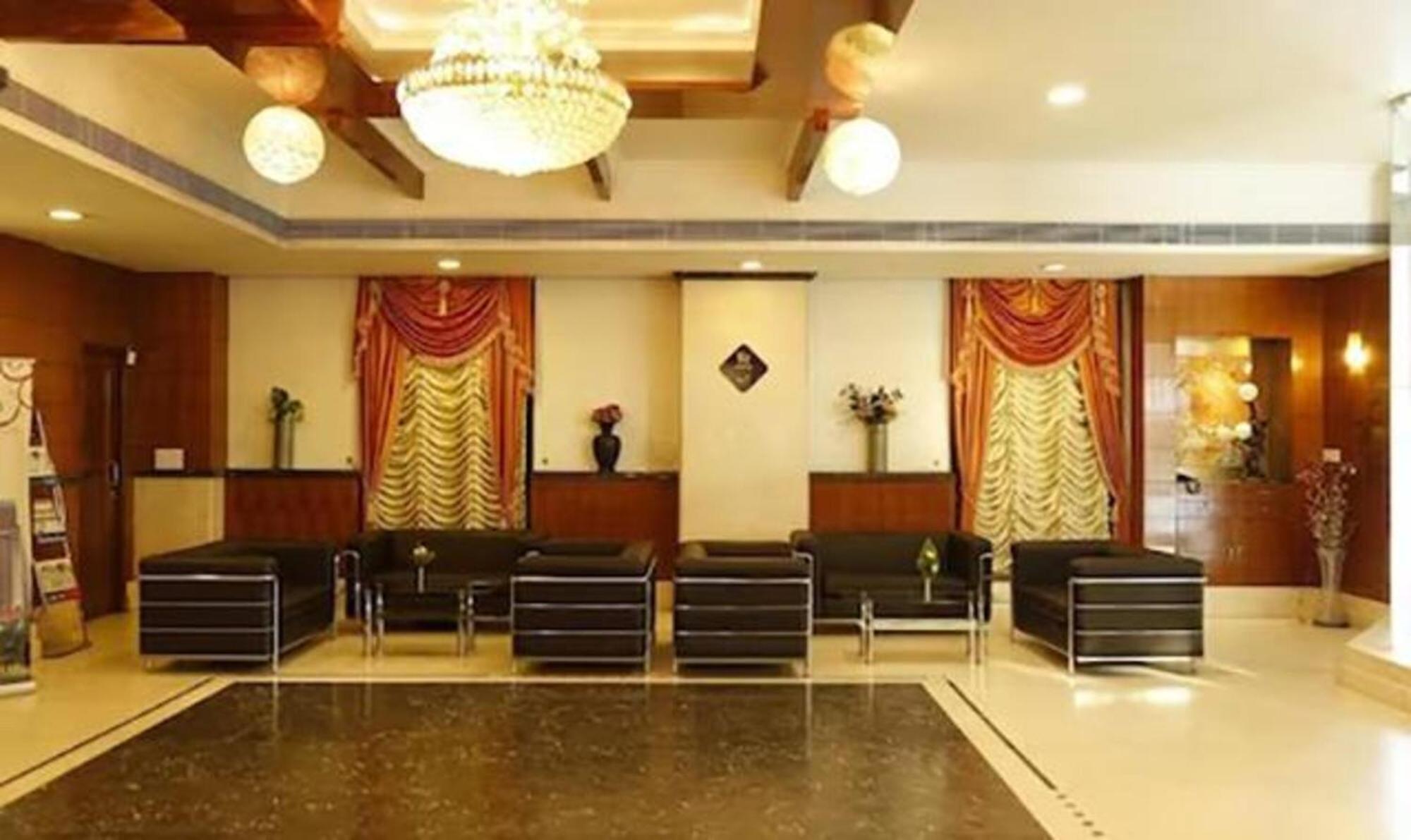 Fabhotel Prime Chennai Deluxe Bagian luar foto