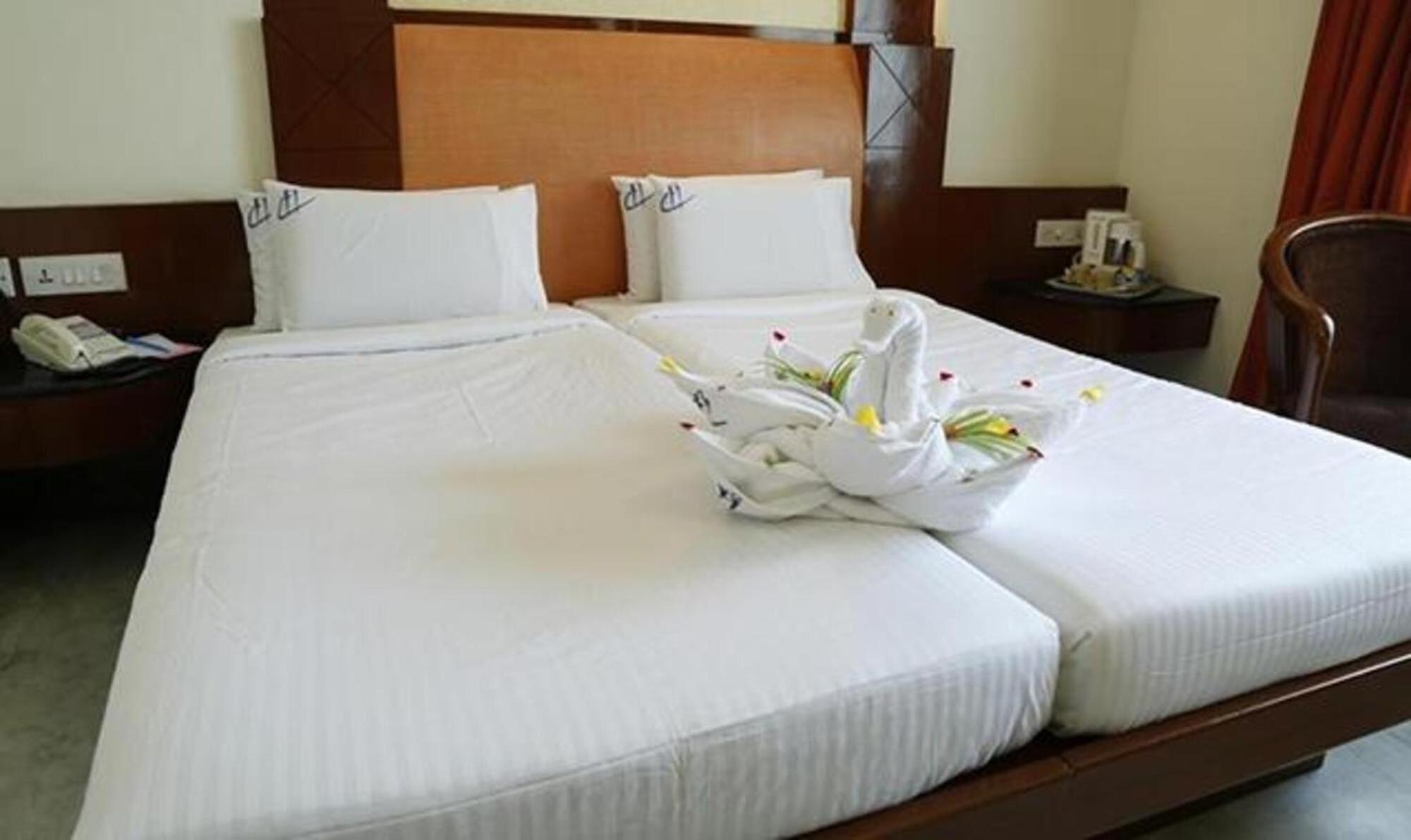 Fabhotel Prime Chennai Deluxe Bagian luar foto