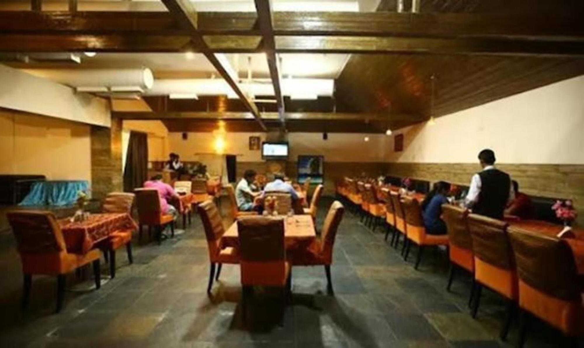 Fabhotel Prime Chennai Deluxe Bagian luar foto